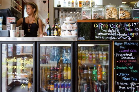 Cafe D'Bar Restaurant & Gallery - Pubs and Clubs 5