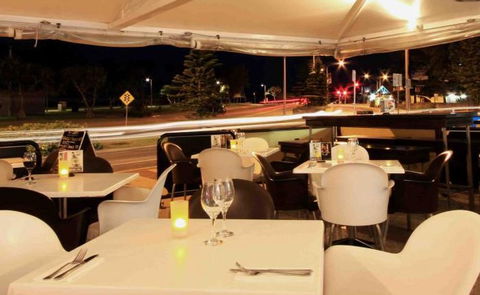 Cafe Fresh Lounge Bar & Shinsen Restaurant - Go Out 0