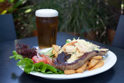 Beechwood Hotel - Pubs and Clubs 3