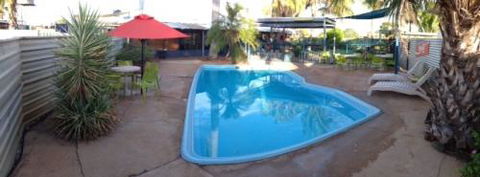 Devils Marbles Hotel–Wauchope - Go Out 3
