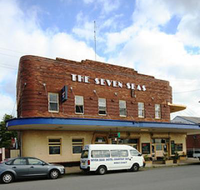 Seven Seas Hotel - Pubs and Clubs