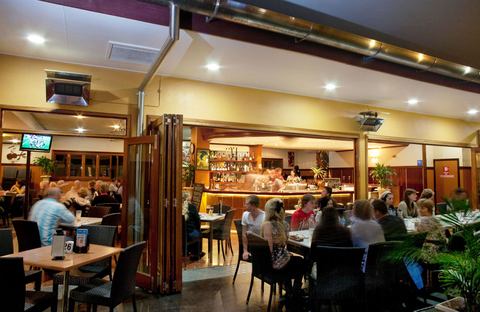 Yandina Hotel - Pubs and Clubs 4