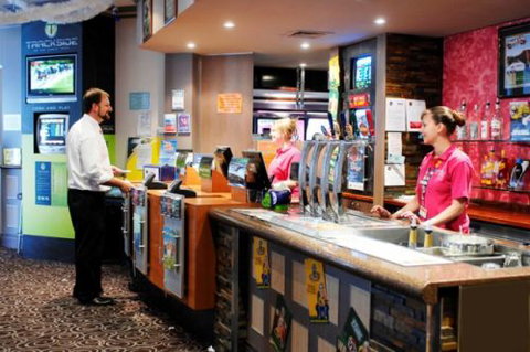 Hoppers Club - Pubs and Clubs 9