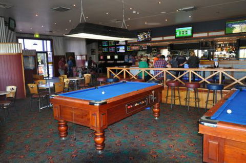 Westbrook Tavern - Pubs and Clubs 3