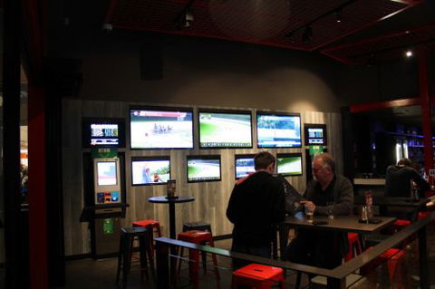 The Sporting Globe Bar & Grill - Go Out 2