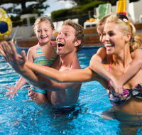 V3 Bar  Novotel Brighton Beach - Pubs and Clubs