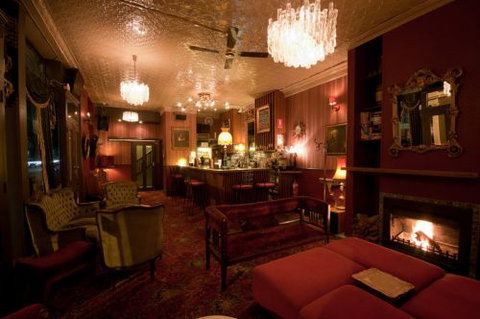 Back Bar Cocktail Lounge & Function Venue - Pubs and Clubs 0