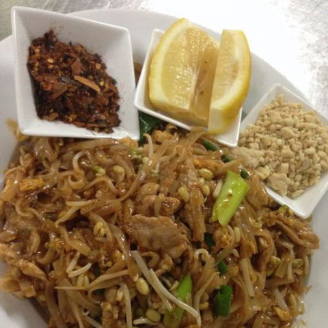 Num Whan Thai Restaurant - Go Out 0