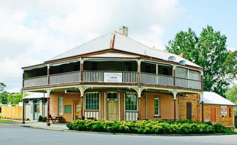The Victoria Hotel Hinton - Pubs and Clubs 0