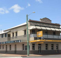Young Australian Hotel - Pubs and Clubs