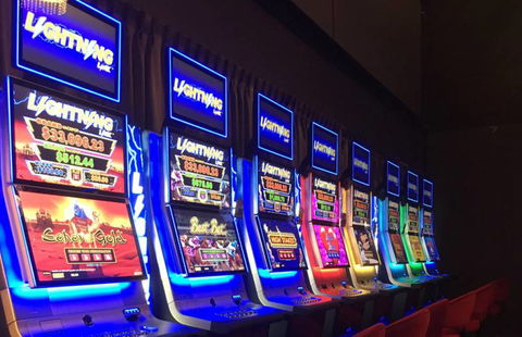 Isa Hotel - Pubs and Clubs 4