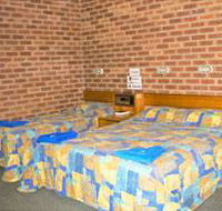 Bohle Barn Hotel Motel - Go Out
