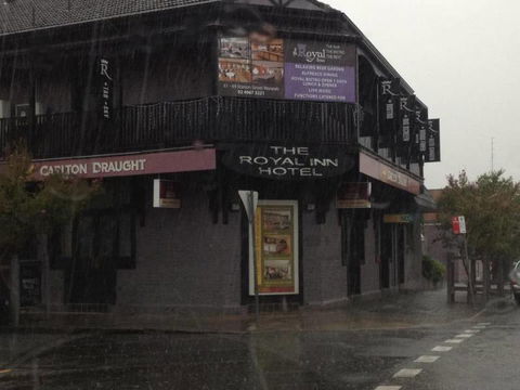 Royal Inn Hotel Waratah - Go Out 0