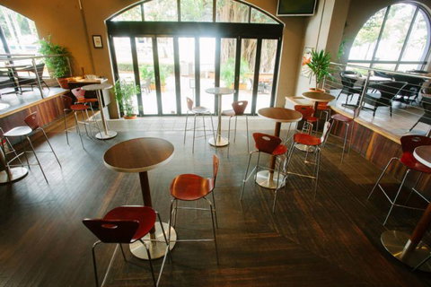 Seaview Hotel - Pubs and Clubs 2
