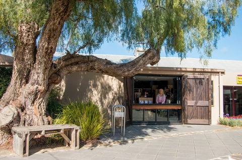 Barossa Visitor Centre Gift Voucher - Pubs and Clubs 0