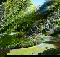 Camelot Garden Stroll - Pubs and Clubs