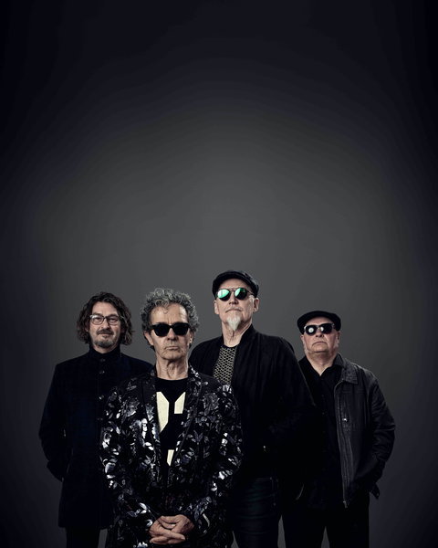 Choirboys: The Hits & 6-pack Of Bruce Springsteen - Go Out 0