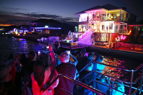 Christmas Lights Cruise - Pubs and Clubs 0