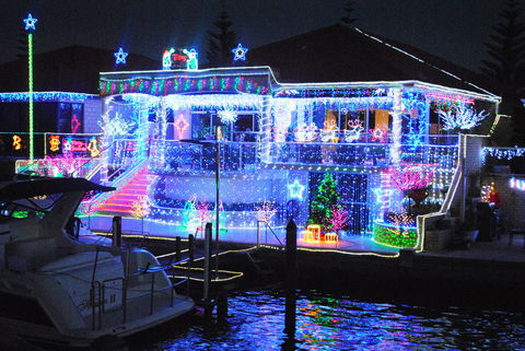 Christmas Lights Cruise - Pubs and Clubs 2