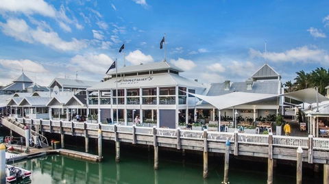 Hemingway's Brewery Port Douglas - Go Out 1