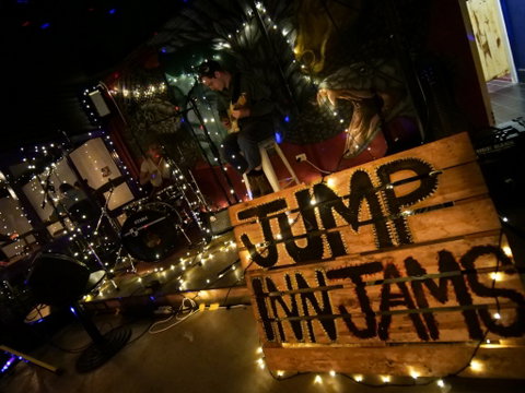 Jump Inn Jam Sessions - Pubs and Clubs 0