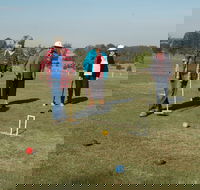 Lawrence Croquet Club - Pubs and Clubs