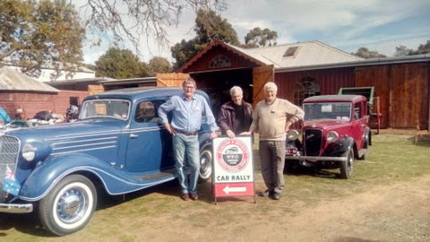 Queens Birthday Veteran, Vintage And Classic Car Rally - Pubs and Clubs 1