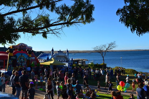 Streaky Bay New Years Eve Children's Festival And Fireworks - Pubs and Clubs 1