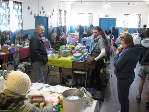 Trash And Treasure At East Kurrajong - Go Out 2