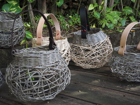 Weaving: Woven Basket With Leather Handle - Pubs and Clubs 0