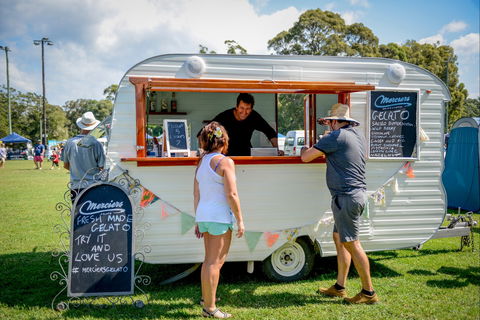 Huskisson Market - Pubs and Clubs 2