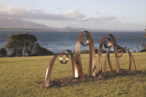 Sculpture Bermagui - Pubs and Clubs 0
