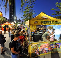 Surfers Paradise Beachfront Markets - Pubs and Clubs