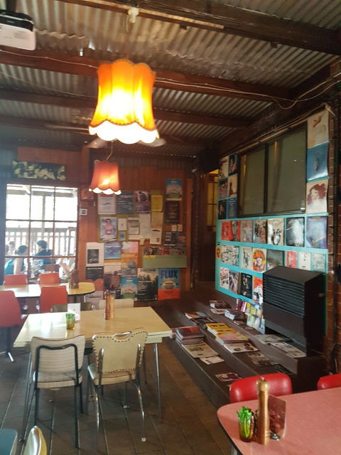 Cafe Komodo - Pubs and Clubs 1