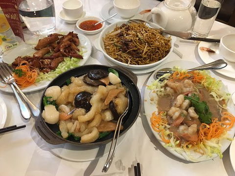 Gold Leaf Chinese Restaurant - Go Out 0