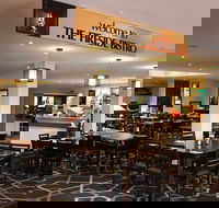 Mitcham Hotel - Go Out