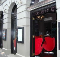 Yacht Club Hotel - Pubs and Clubs