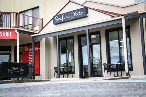 Seafood D'Lite - Pubs and Clubs 0