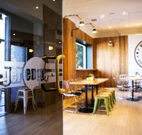 Rifle Club Hotel - Pubs and Clubs