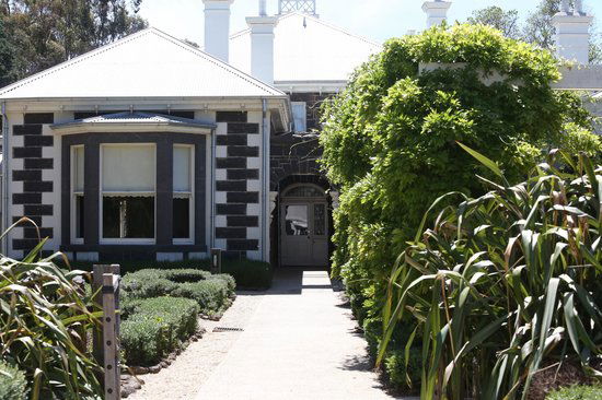 Eynesbury VIC Pubs and Clubs