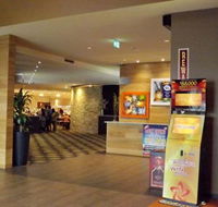 Sanctuary Lakes Hotel - Pubs and Clubs