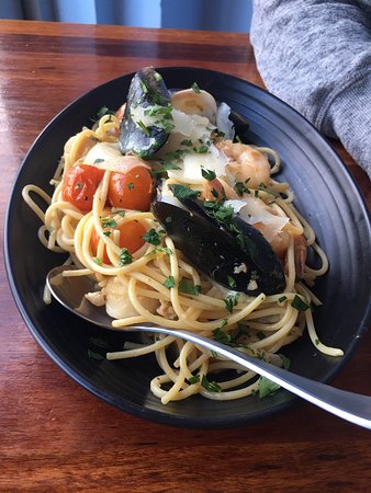 Frontbeach Taphouse & Restaurant - Go Out 0