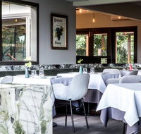 Ten Minutes by Tractor Restaurant - Pubs and Clubs
