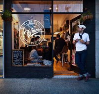Velos Mazeh Musette - Pubs and Clubs