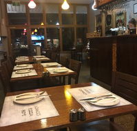 Vinnies Pizzays - Pubs and Clubs