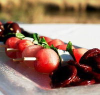 Glen Helen Homestead Lodge - Go Out