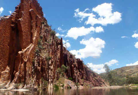 Glen Helen Homestead Lodge - Pubs and Clubs 11