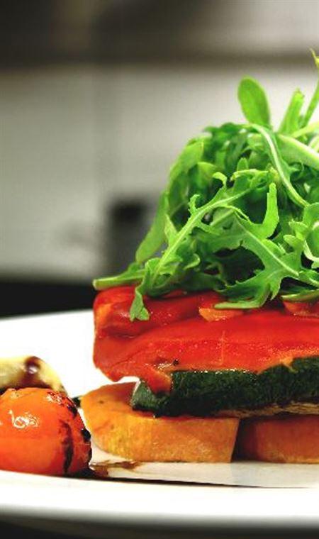 Glen Helen Homestead Lodge - Pubs and Clubs 4