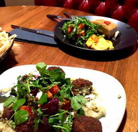 Botanical Motel - Pubs and Clubs