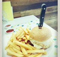 Cafe 85 Percent - Pubs and Clubs